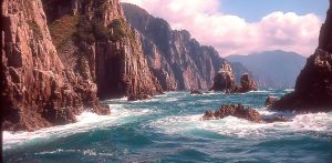 Черноморское: пляжи, скалы и отдых без толпы